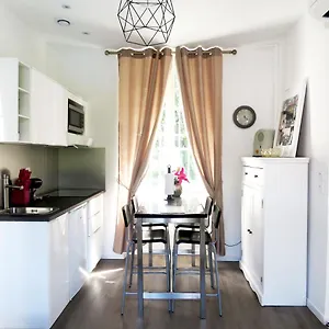 la-petite-maison-grenoble.hotels-rhonealpes.com/